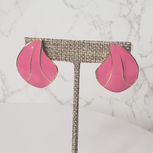 GOLDTONE ENAMELED Pierced Earrings - Picture 1 of 7